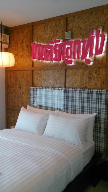 De Ja Moon Hostel Chiang Mai Phòng bức ảnh